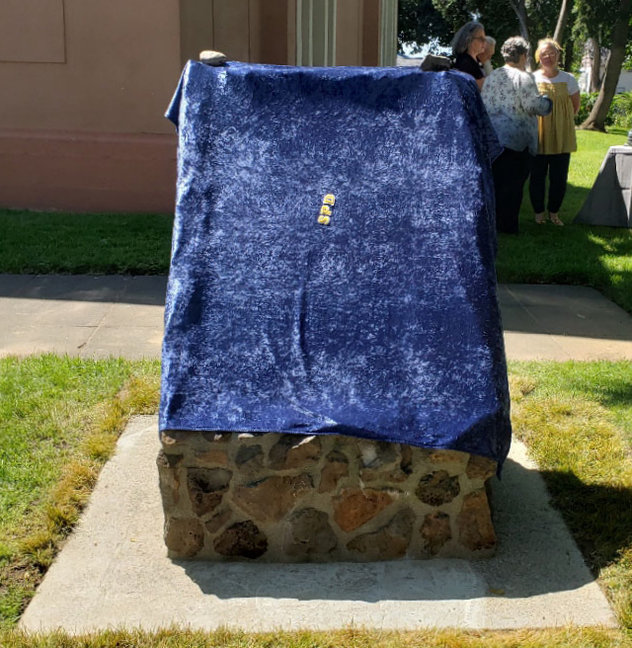 Click to display the next picture