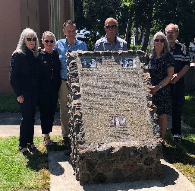 Click to display the next picture