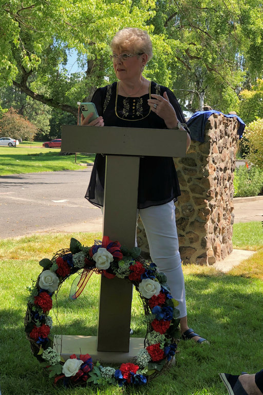 Click to display the next picture