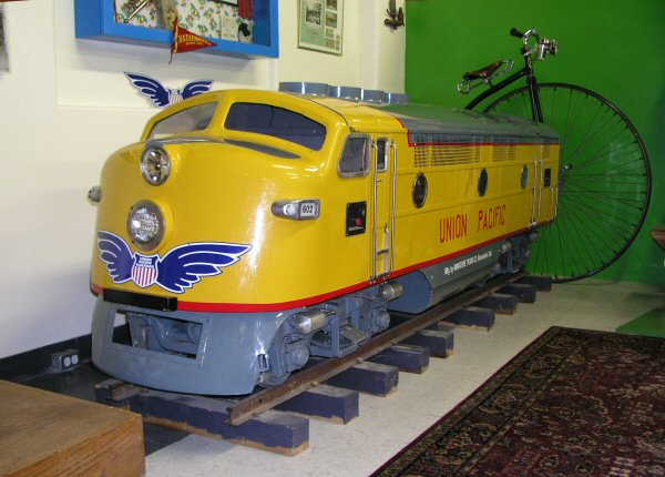 TrainAtValleyMuseum2005